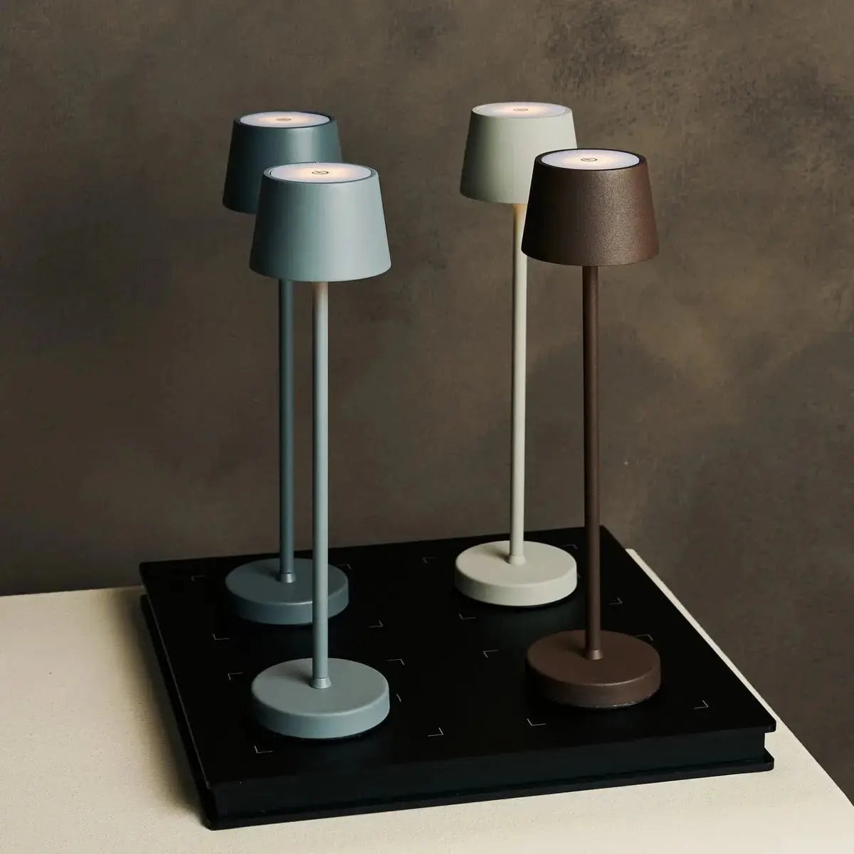Combi Set Professional | 4 x Vondel Mini Stone Grey Rechargeable Table Lamps & 1 x Amstel Charging Station