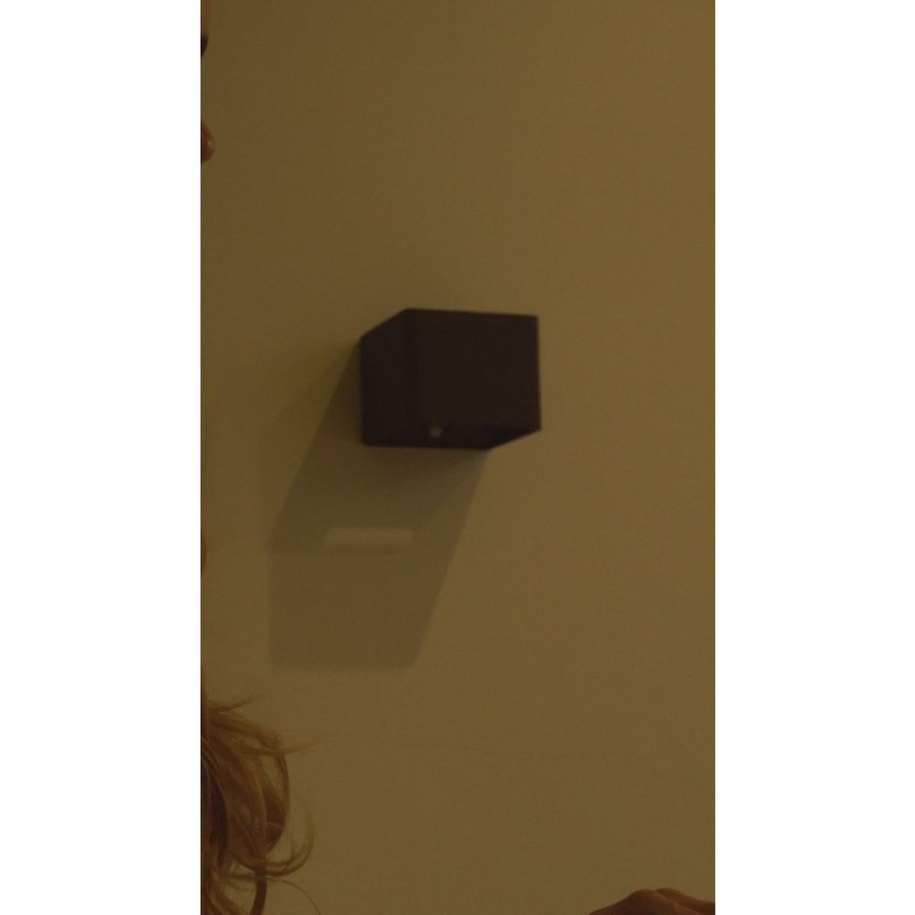 Tess Steengrijs Oplaadbare Wandlamp | Bewegingssensor, 20 lichtmodi en afstandsbediening