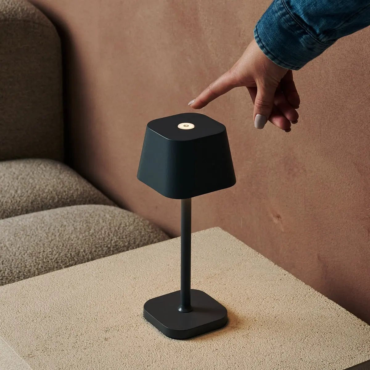 Ava Steengrijs Oplaadbare Tafellamp | Stijlvolle, draadloze lamp en dimbaar