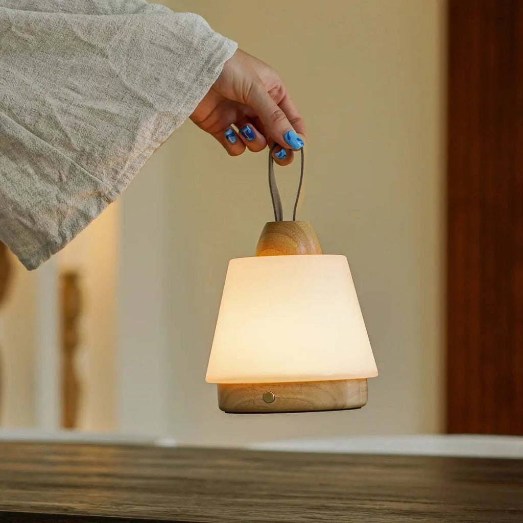 Liv Lichtbruin Oplaadbare Lamp | Leren band, dimbaar en 3 lichtmodi