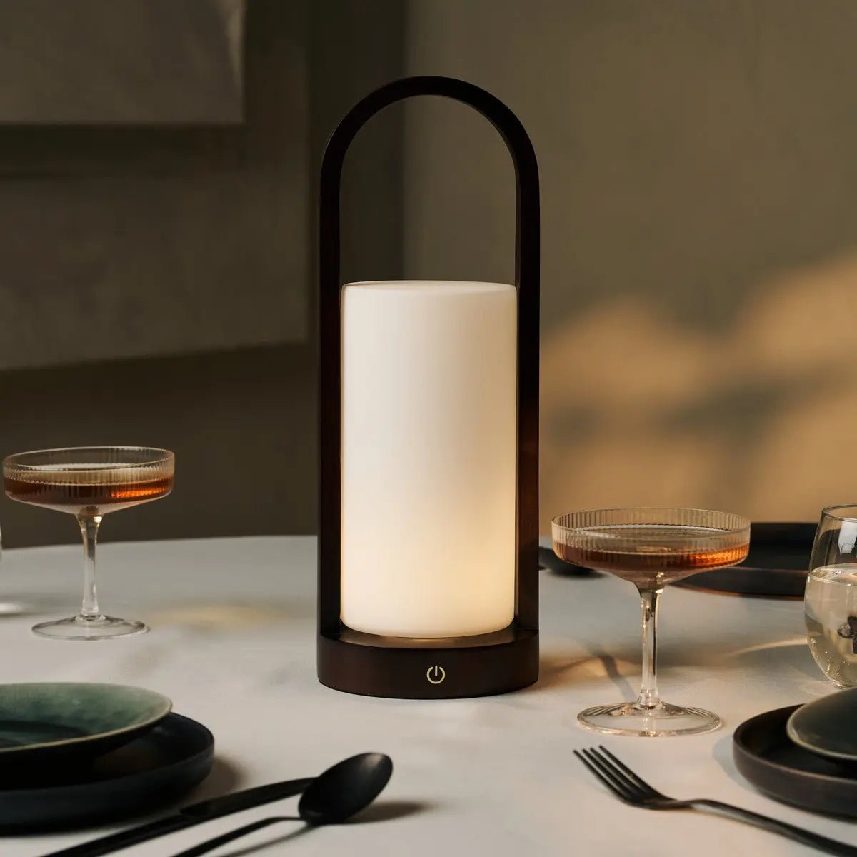 Evie Donkerbruine Oplaadbare Houten Tafellamp | Dimbaar, draadloos en 3 lichtmodi