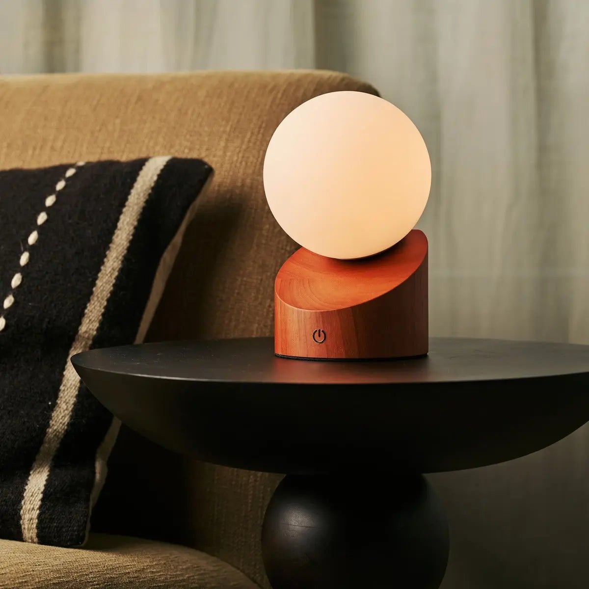 Morris kastanjebruine oplaadbare lamp | Stijlvol, draadloos en duurzaam ontwerp