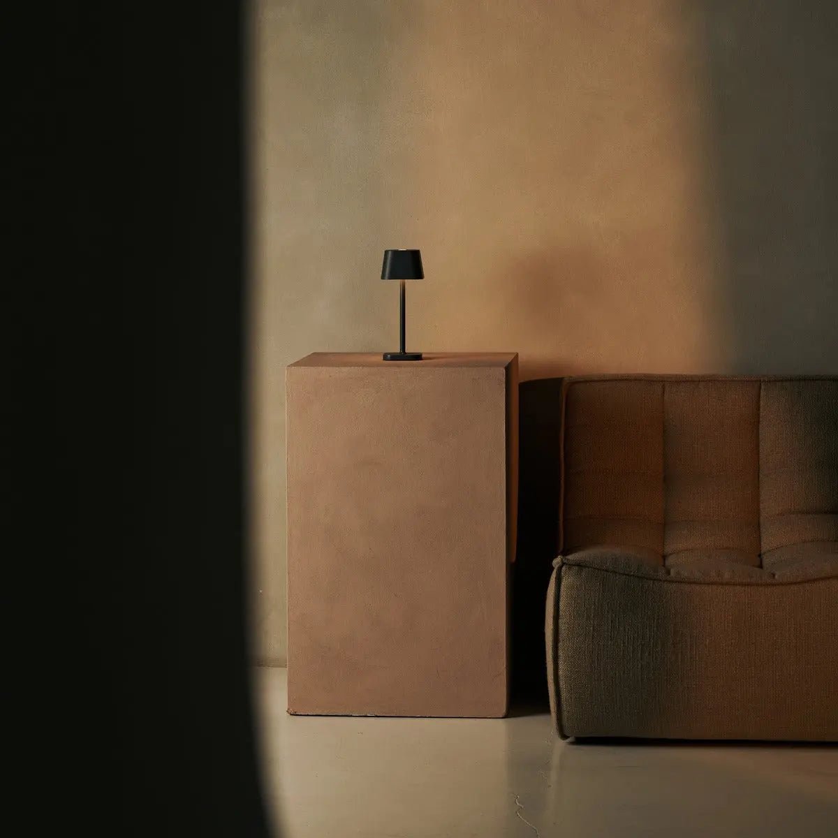Ava Steengrijs Oplaadbare Tafellamp | Stijlvolle, draadloze lamp en dimbaar