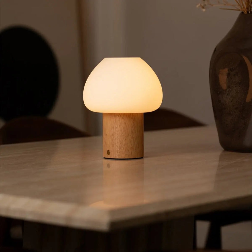 Fynn Lichtbruine Houten Lamp | Oplaadbaar, dimbaar en stijlvol