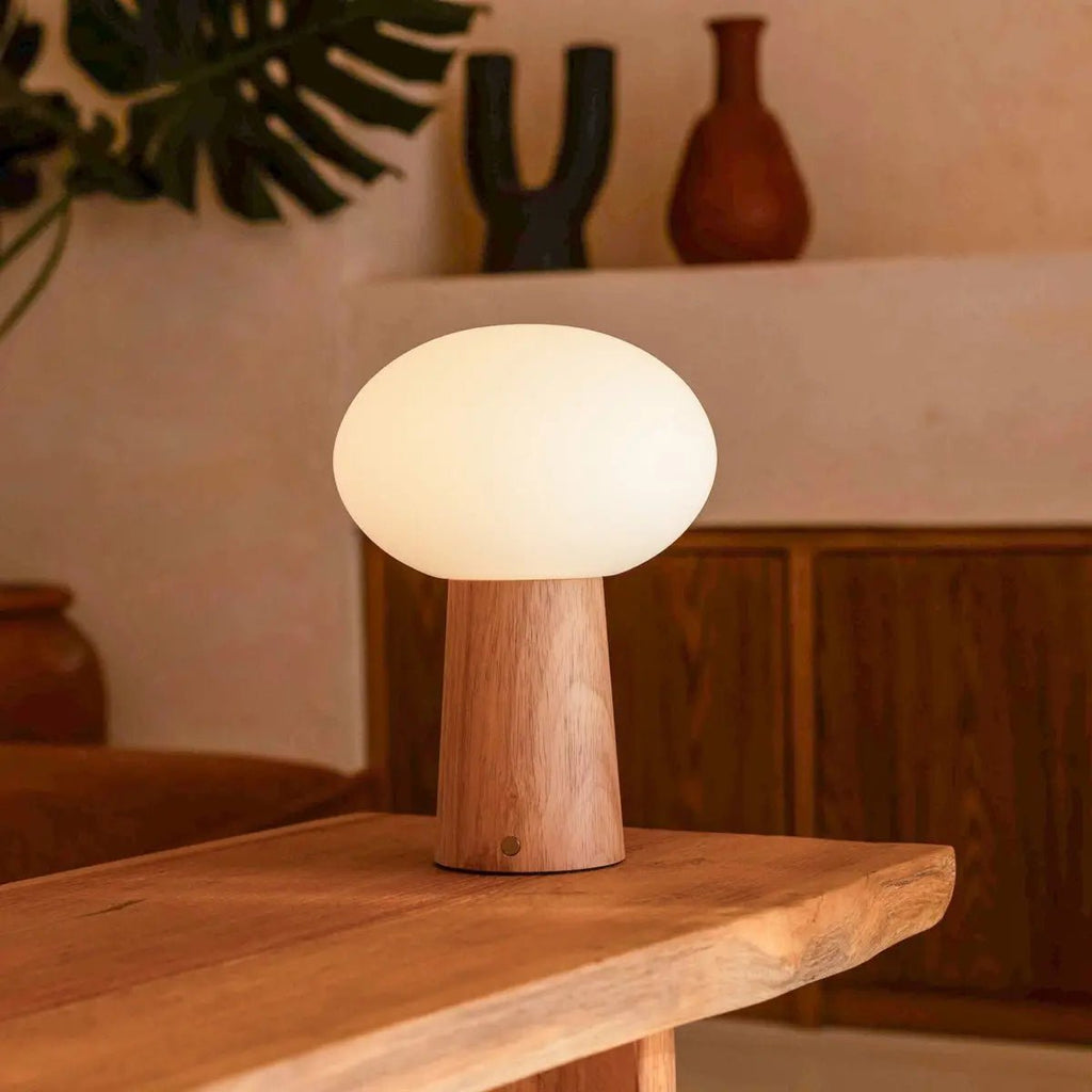 Max Lichtbruine Houten Snoerloze Tafellamp | Oplaadbaar, glas en duurzaam ontwerp