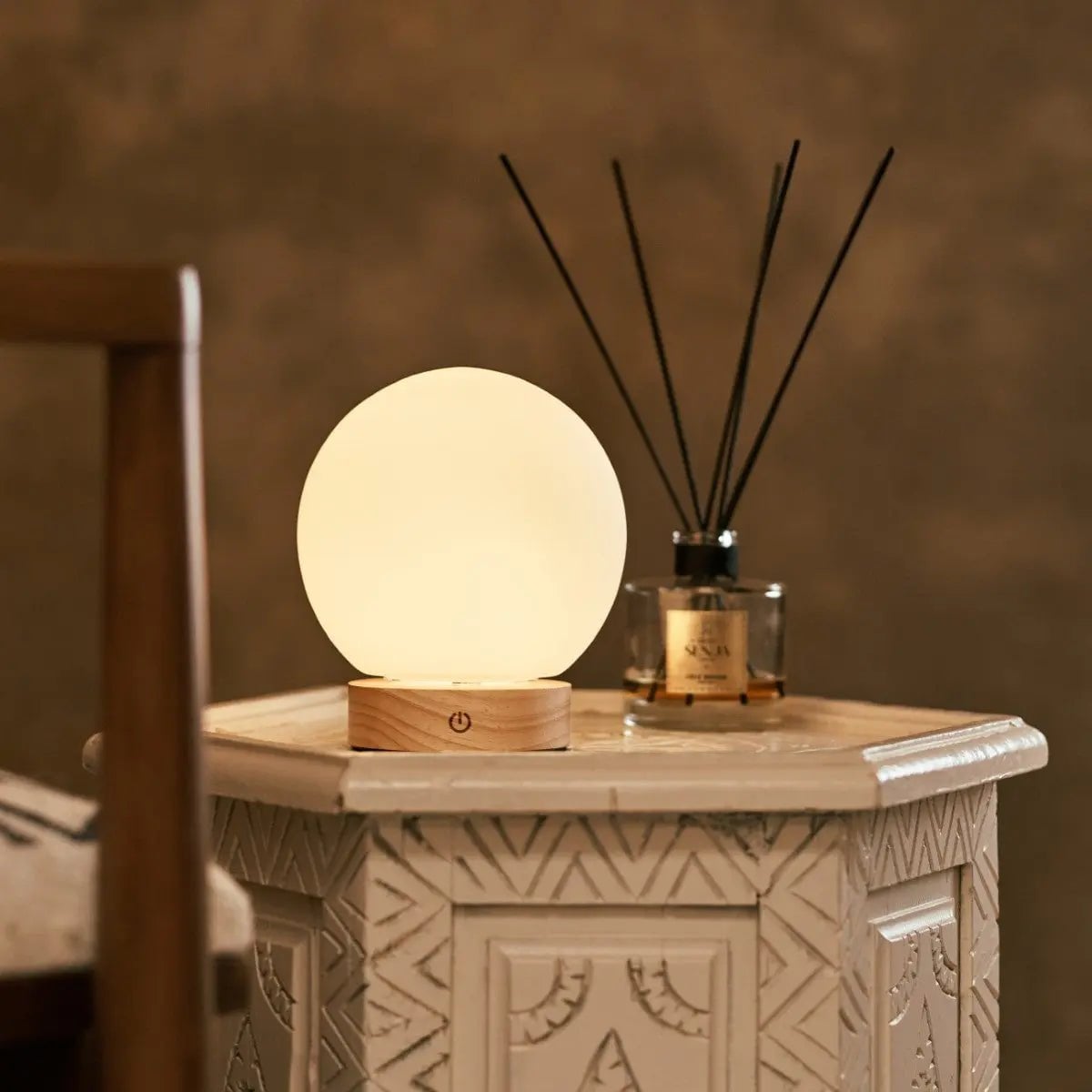 Flore Lichtbruine Houten Lamp | Oplaadbare, dimbare en draadloze verlichting