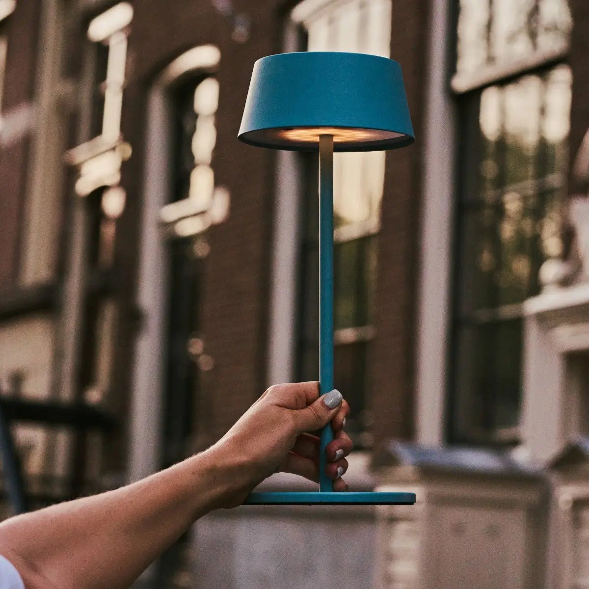 Hugo Amsterdams Blauwe Oplaadbare Tafellamp | Dimbaar, stijlvol en draadloos