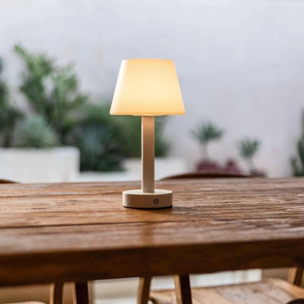Zoë Witte Houten Oplaadbare Tafellamp | Dimbaar, USB-C en tot 80 uur batterijduur