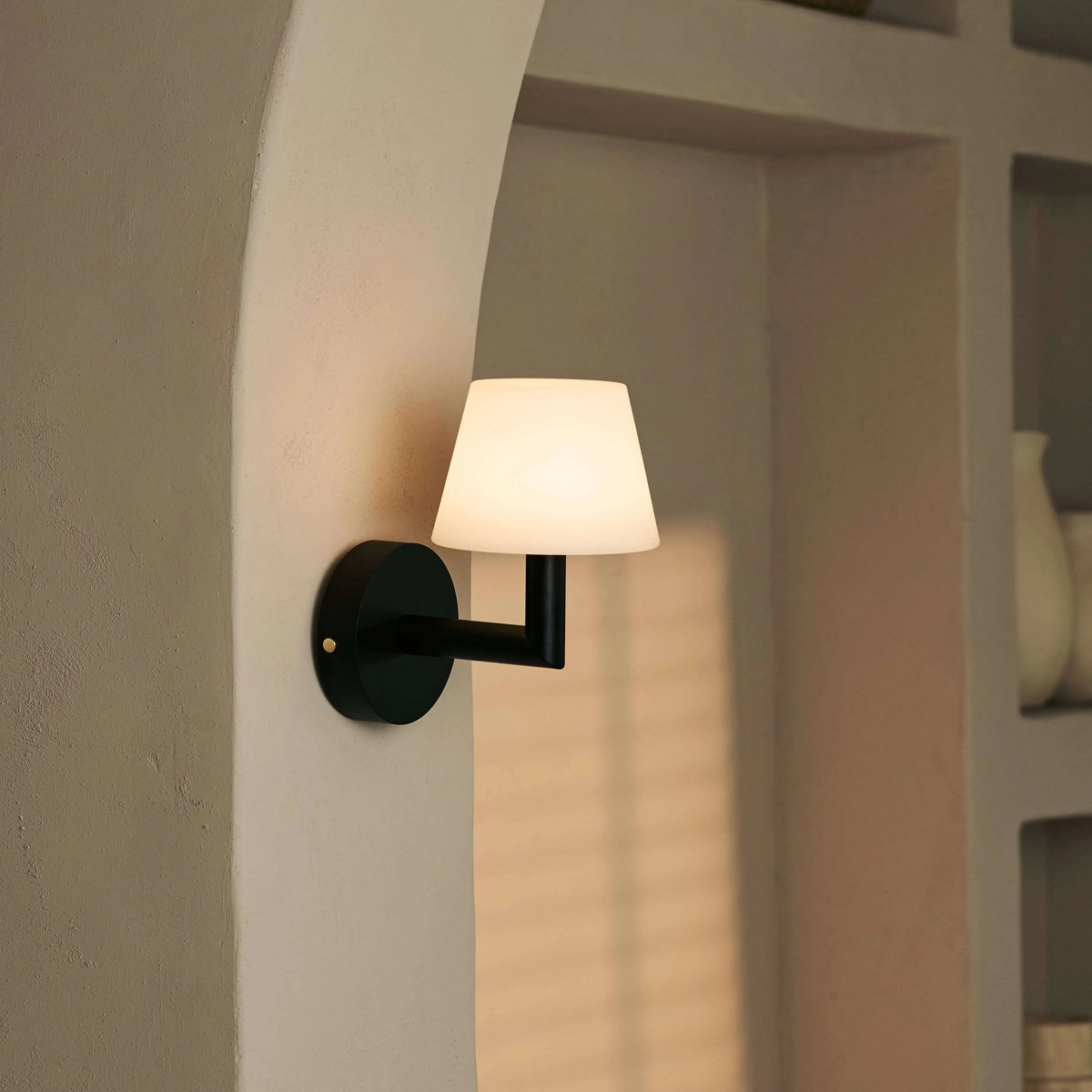 Ted Black houten oplaadbare wandlamp | Draadloze en dimbare verlichting