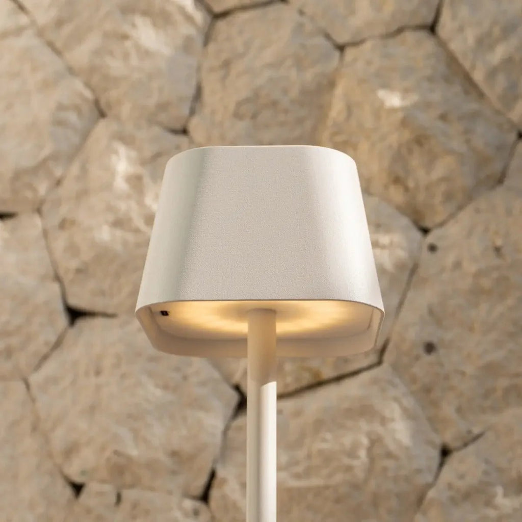 Ava Witte Oplaadbare Tafellamp | Stijlvolle, draadloze en dimbare verlichting
