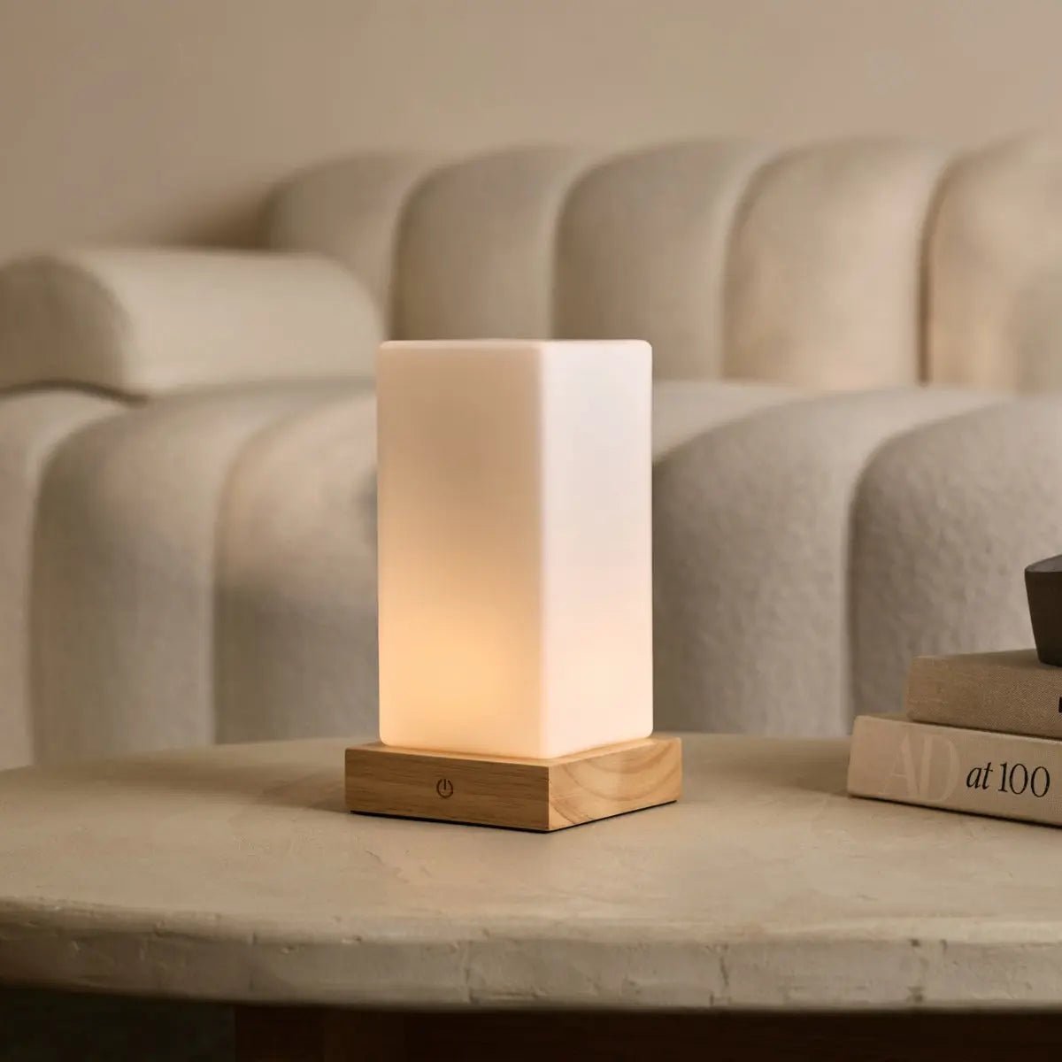 Zayn Lichtbruine Houten Oplaadbare Tafellamp | Dimbaar, glas en draadloos