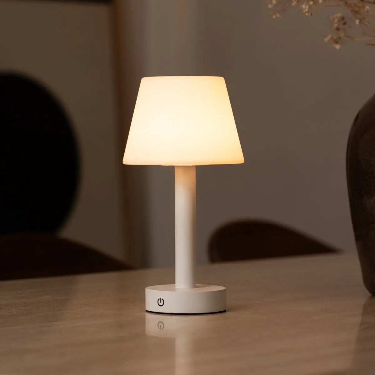 Zoë Witte Houten Oplaadbare Tafellamp | Dimbaar, USB-C en tot 80 uur batterijduur