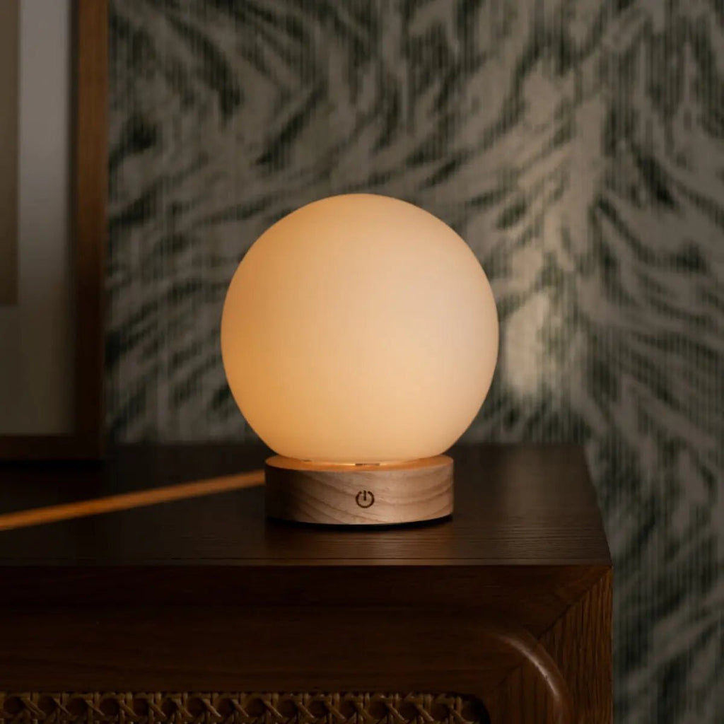 Flore Lichtbruine Houten Lamp | Oplaadbare, dimbare en draadloze verlichting