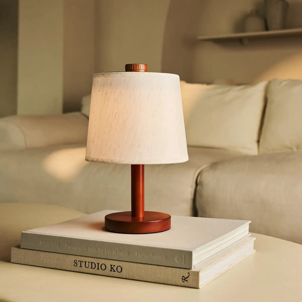 Rover kastanjebruine houten oplaadbare lamp | Snoerloos, dimbaar en linnenmix
