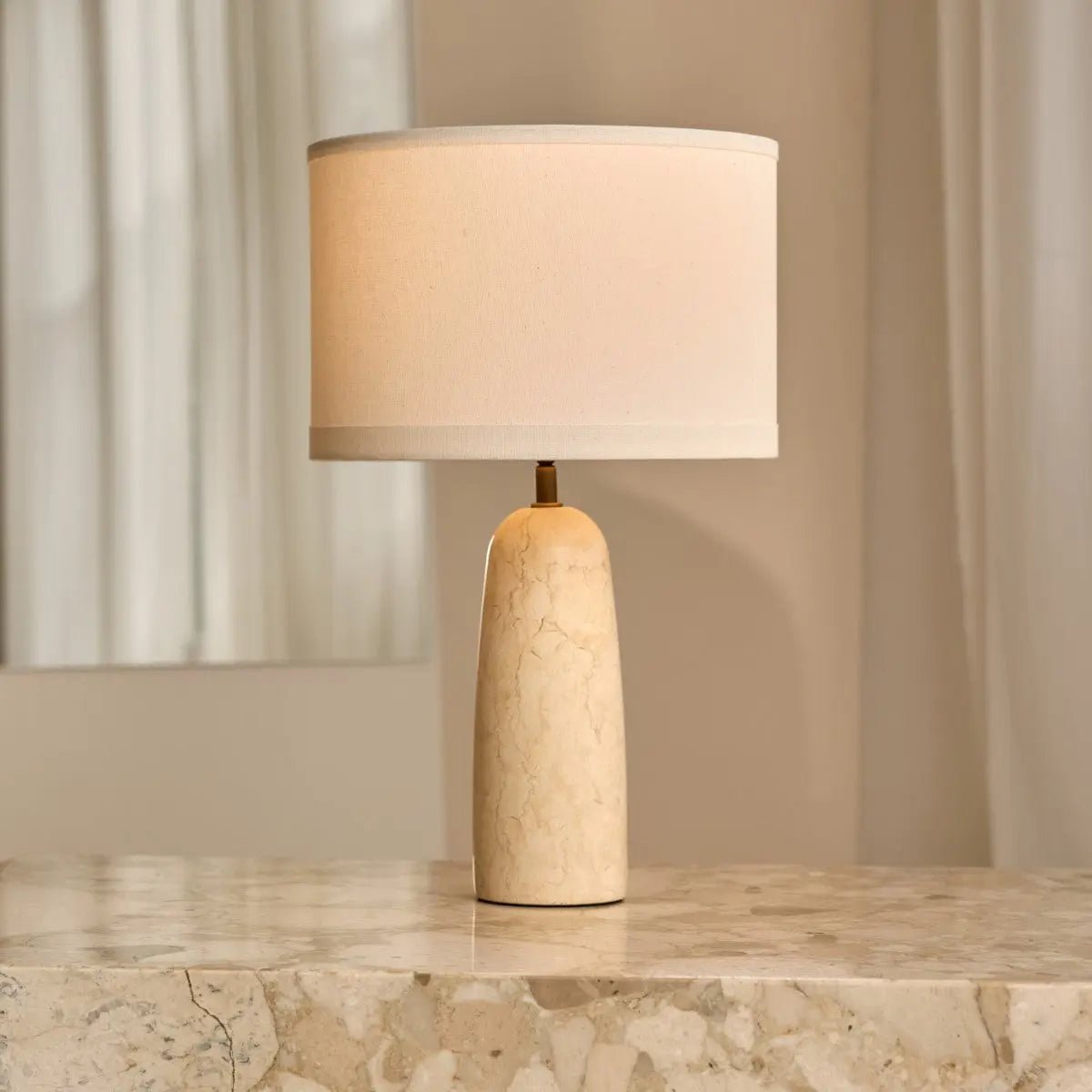 Charlotte Marmeren Lamp | Katoenen kap en elegante verlichting