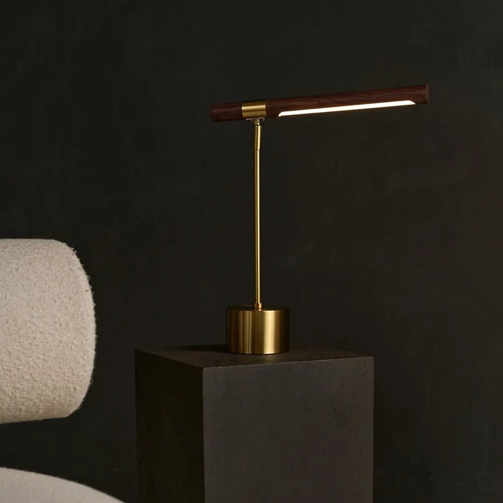 Livia goudkleurige metalen lamp met hout – verstelbare LED, Scandinavisch design voor kantoor en woonkamer