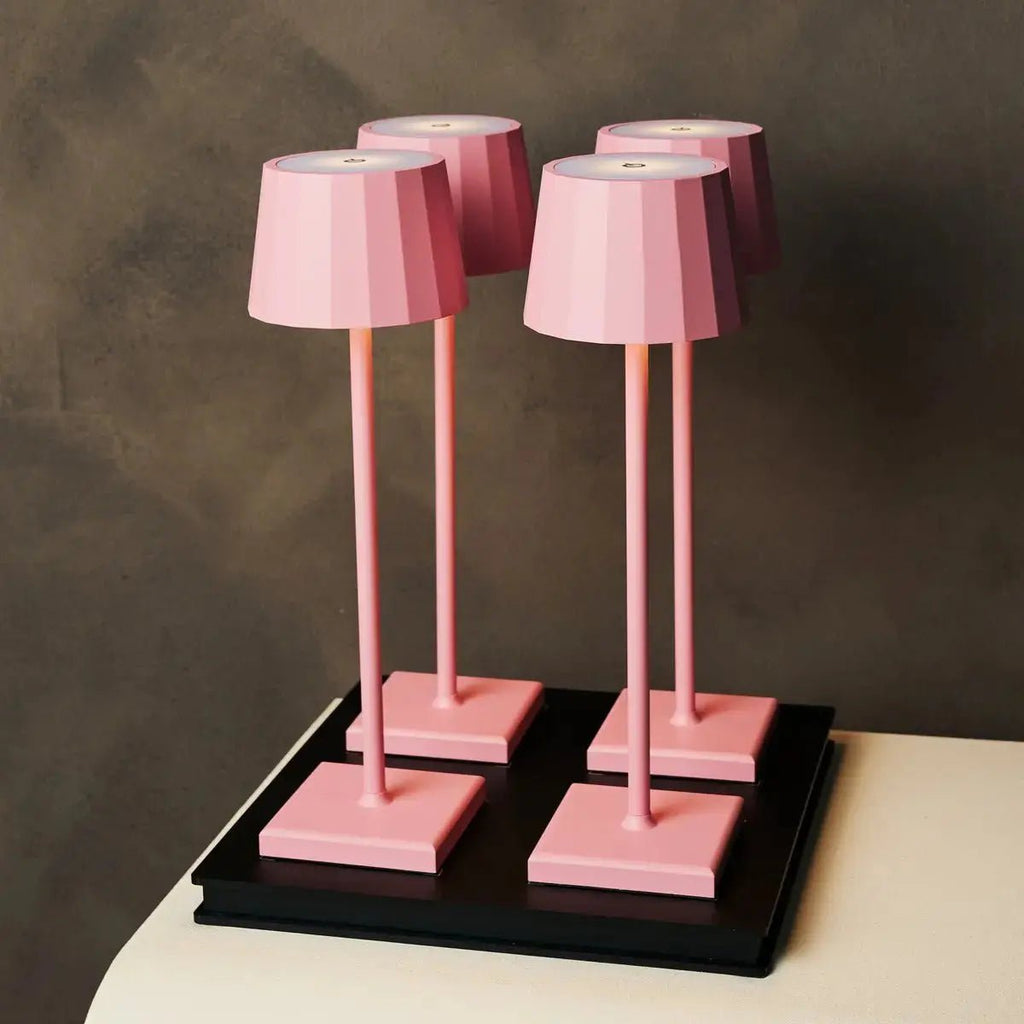 Wouter Flamingo Roze Oplaadbare Tafellamp | Draadloos opladen en batterijduur van 120 uur