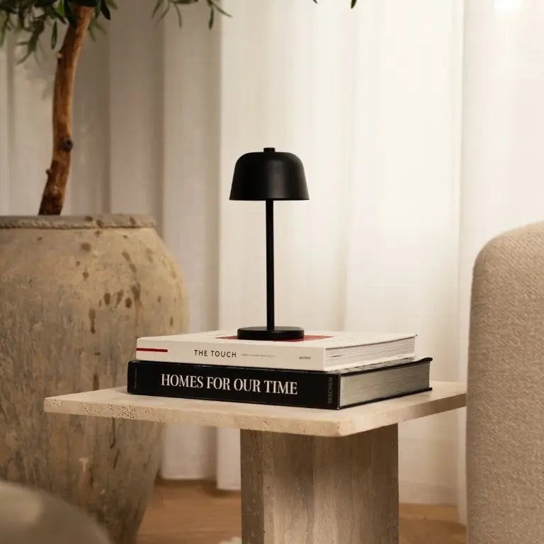 Anton Zwarte Oplaadbare Tafellamp | Stijlvolle en draadloze verlichting