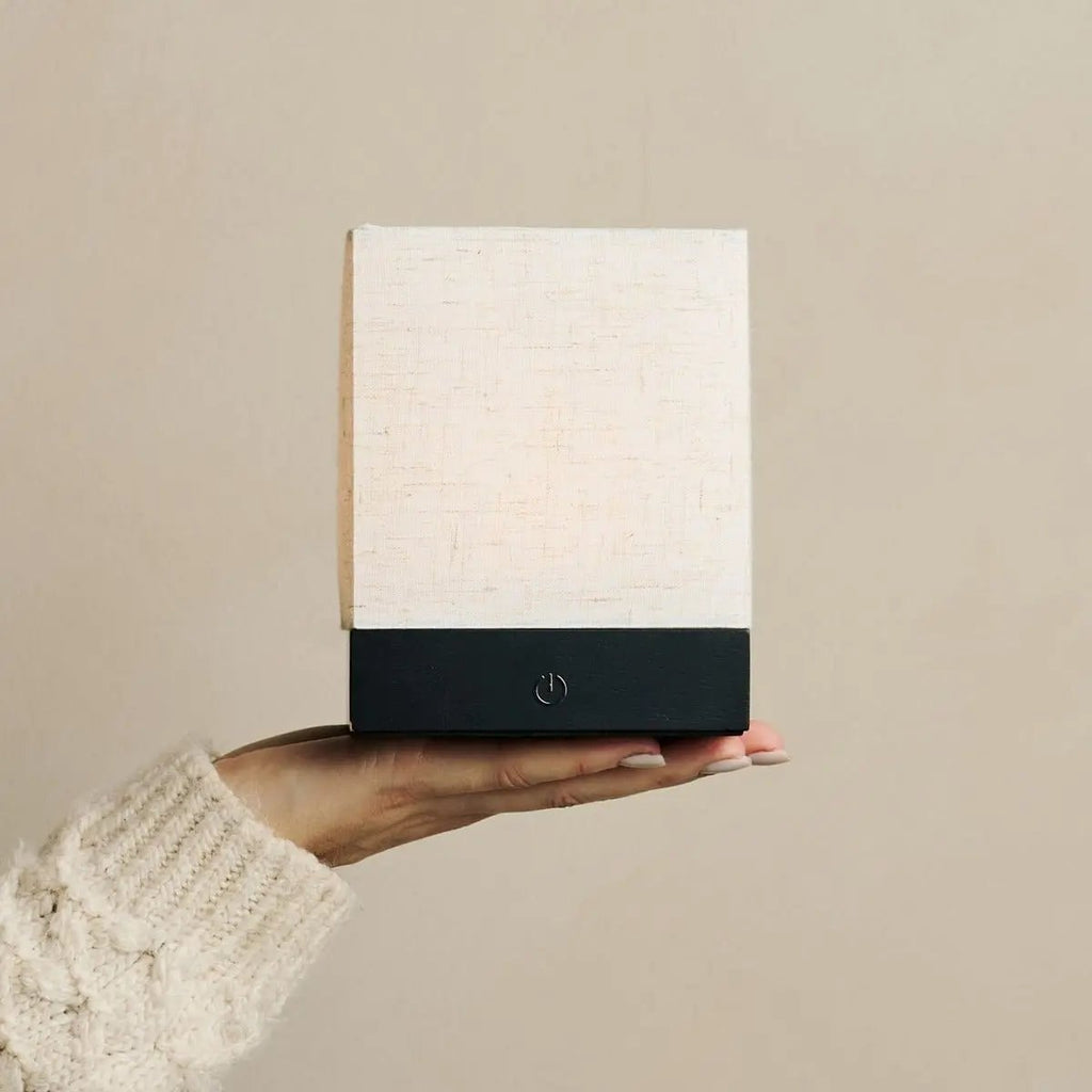 Zano Zwarte Draadloze Lamp met Batterij | Linnenmix, LED en drie lichtmodi
