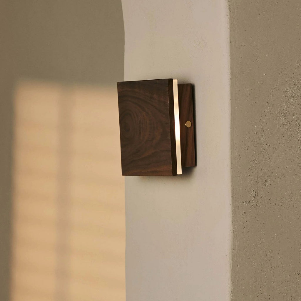 Lane Walnoot Snoerloze Wandlamp | Oplaadbaar en dimbaar ontwerp