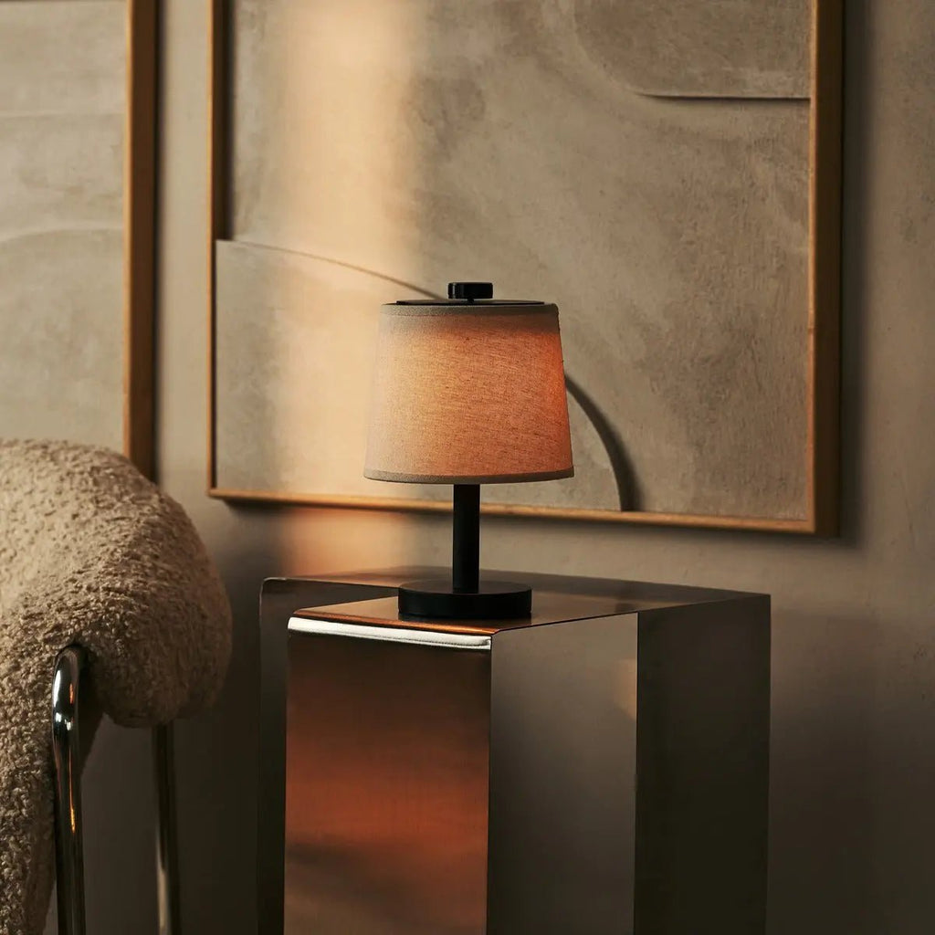 Rover zwarte houten oplaadbare lamp | Snoerloos, dimbaar en linnenmix