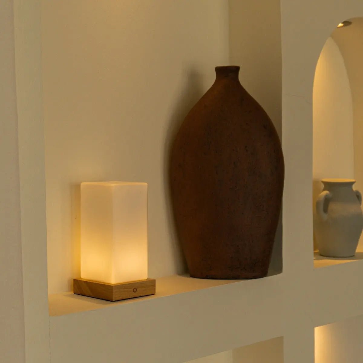 Zayn Lichtbruine Houten Oplaadbare Tafellamp | Dimbaar, glas en draadloos