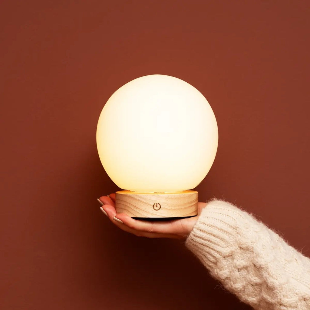 Flore Lichtbruine Houten Lamp | Oplaadbare, dimbare en draadloze verlichting
