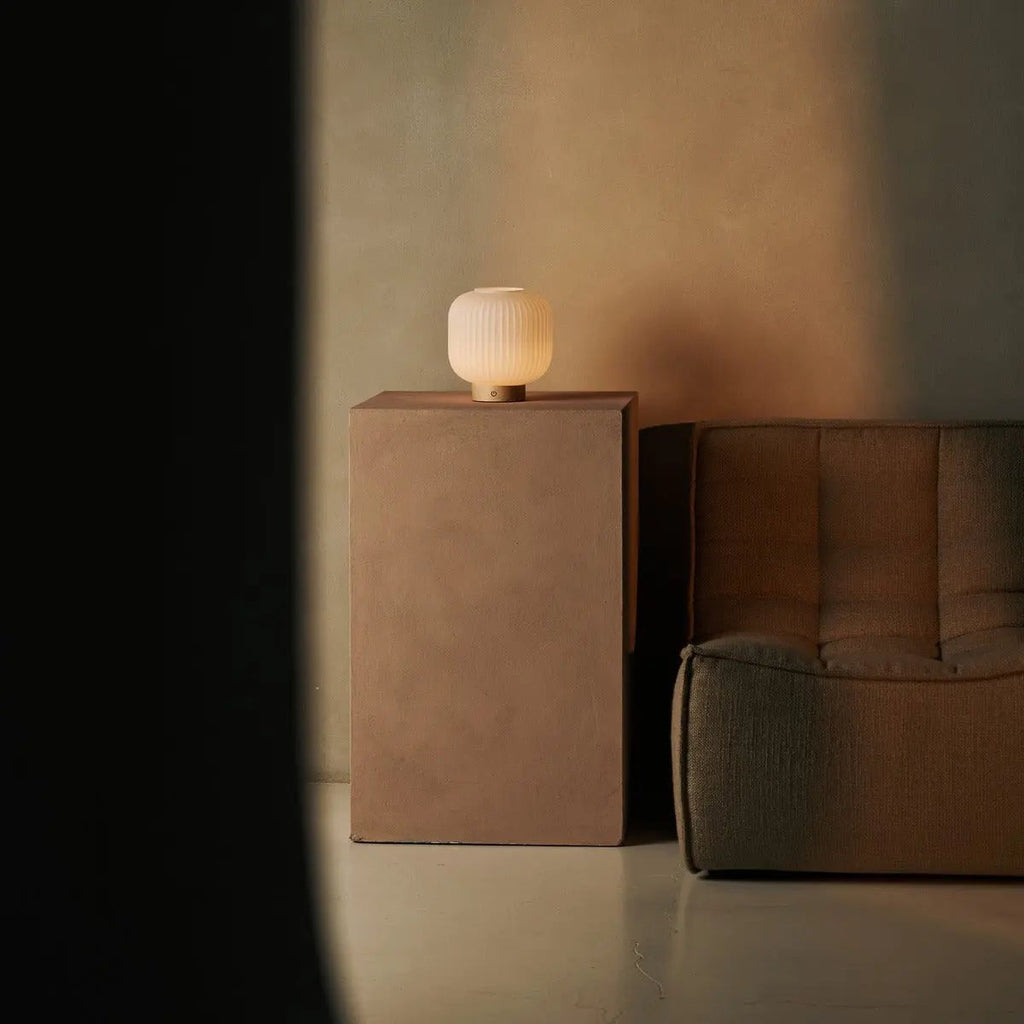 Lyla Lichtbruine Unieke Oplaadbare Lamp | Glazen lampenkap, dimbaar en 3 lichtmodi