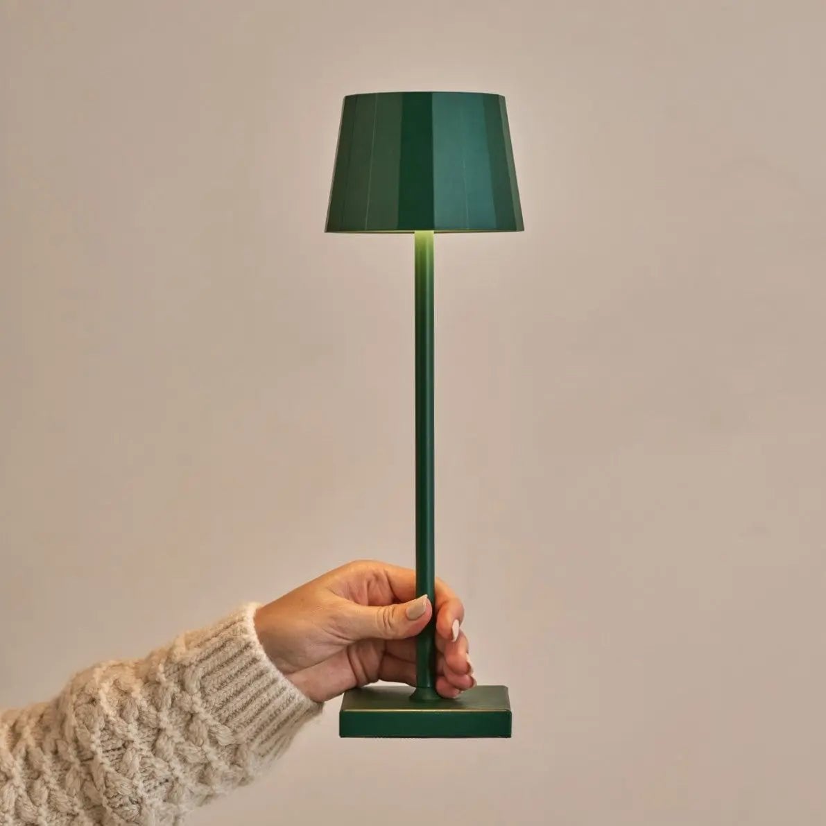 William Pine Green oplaadbare tafellamp | USB-C, dimbaar, batterijduur van 120 uur