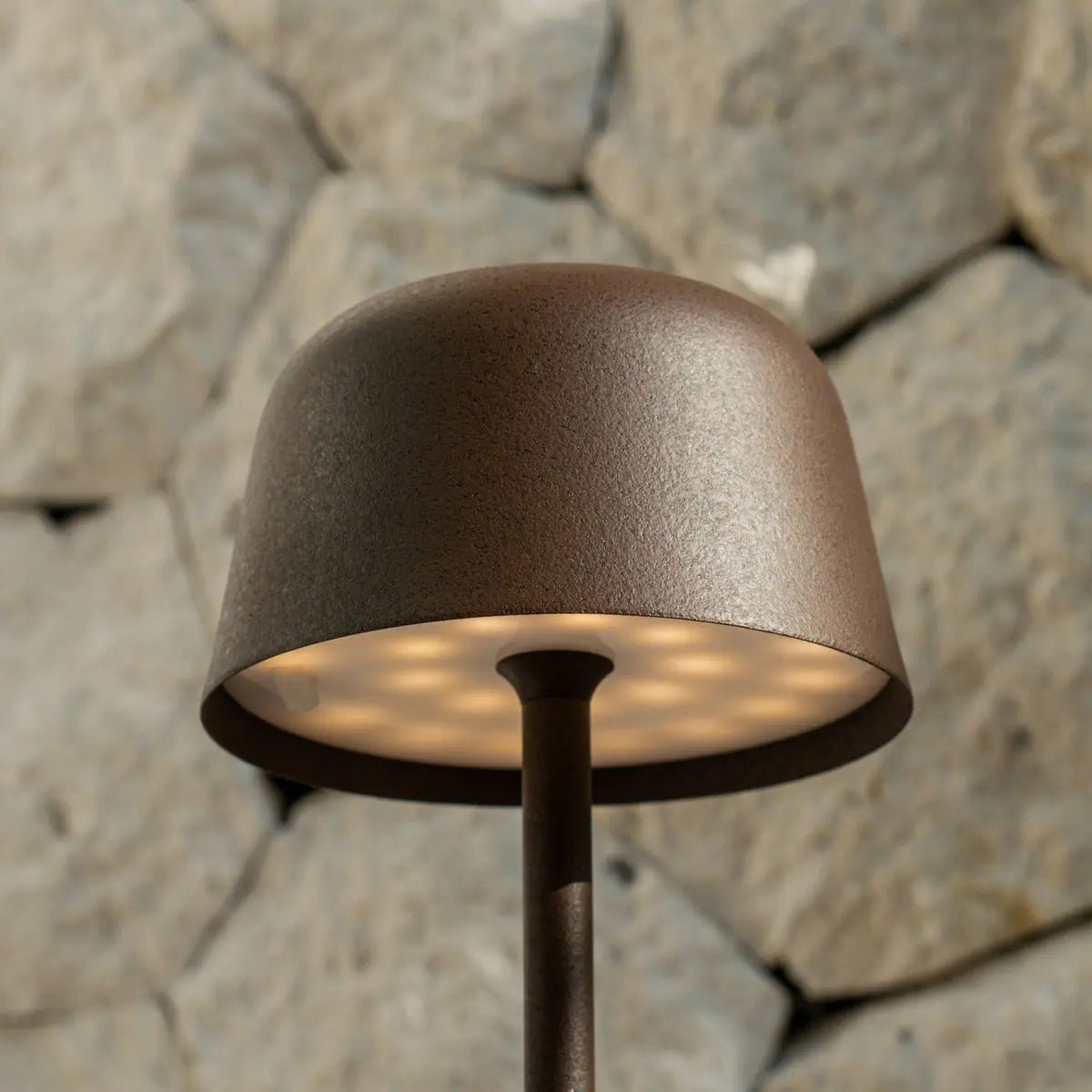 Anton Mokka Bruin Oplaadbare Tafellamp | Strakke en draadloze verlichting