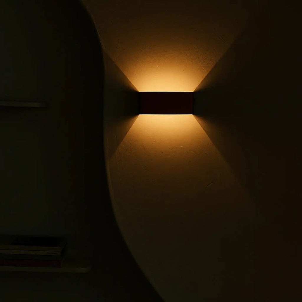Tessa Bronzen Oplaadbare Wandlamp | Bewegingssensor, 20 lichtmodi en afstandsbediening
