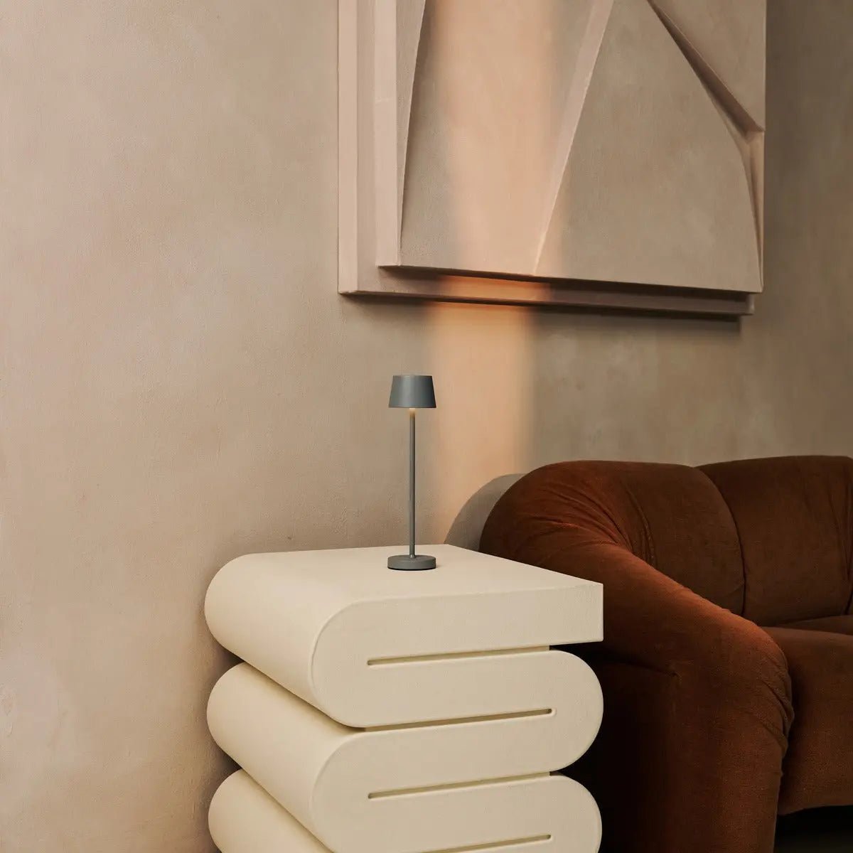 Combi Set Professional | 4 x Vondel Mini Mouse Grey Rechargeable Table Lamps & 1 x Amstel Charging Station