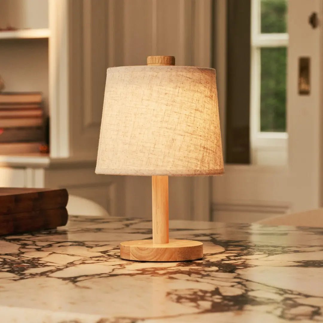 Rover Lichtbruine Houten Oplaadbare Lamp | Snoerloos, dimbaar en linnenmix
