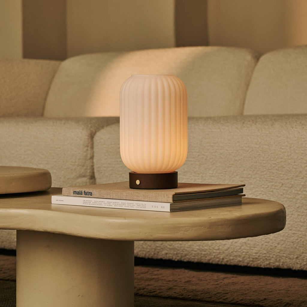 Lilly Donkerbruin Unieke Oplaadbare Lamp | 3 lichtmodi, dimbaar en batterijduur van 100 uur