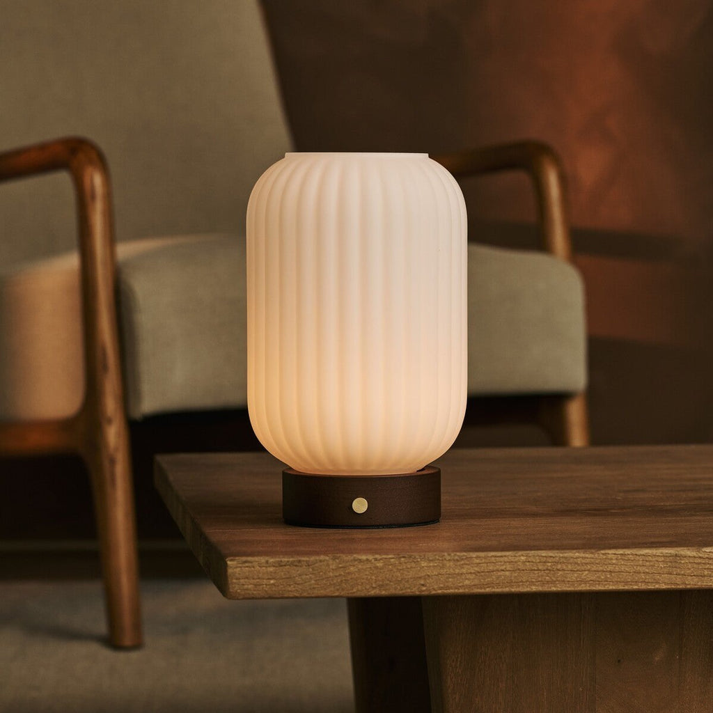 Lilly Donkerbruin Unieke Oplaadbare Lamp | 3 lichtmodi, dimbaar en batterijduur van 100 uur