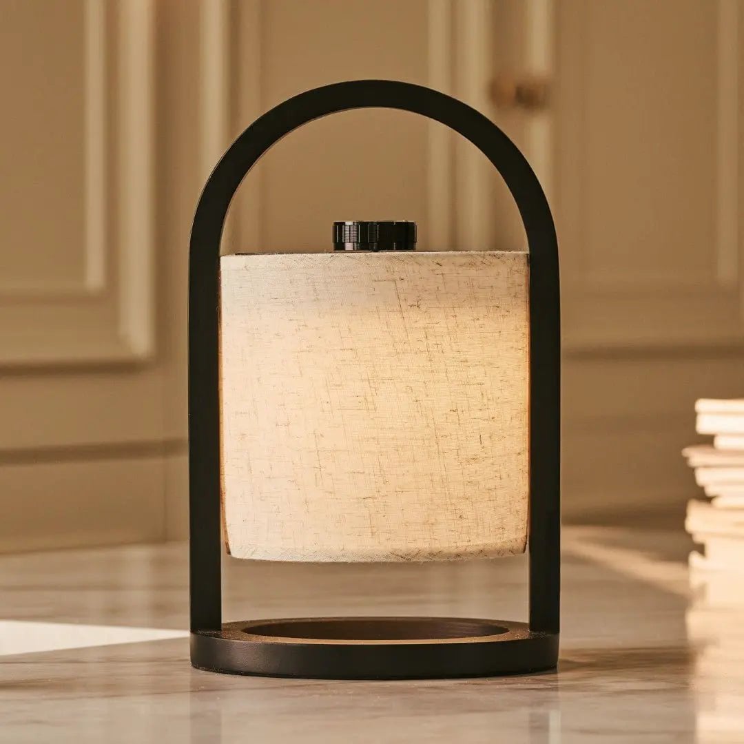 Rivier Zwarte Houten Oplaadbare Lamp | Linnenmix, veelzijdig en tot 100 uur batterijduur