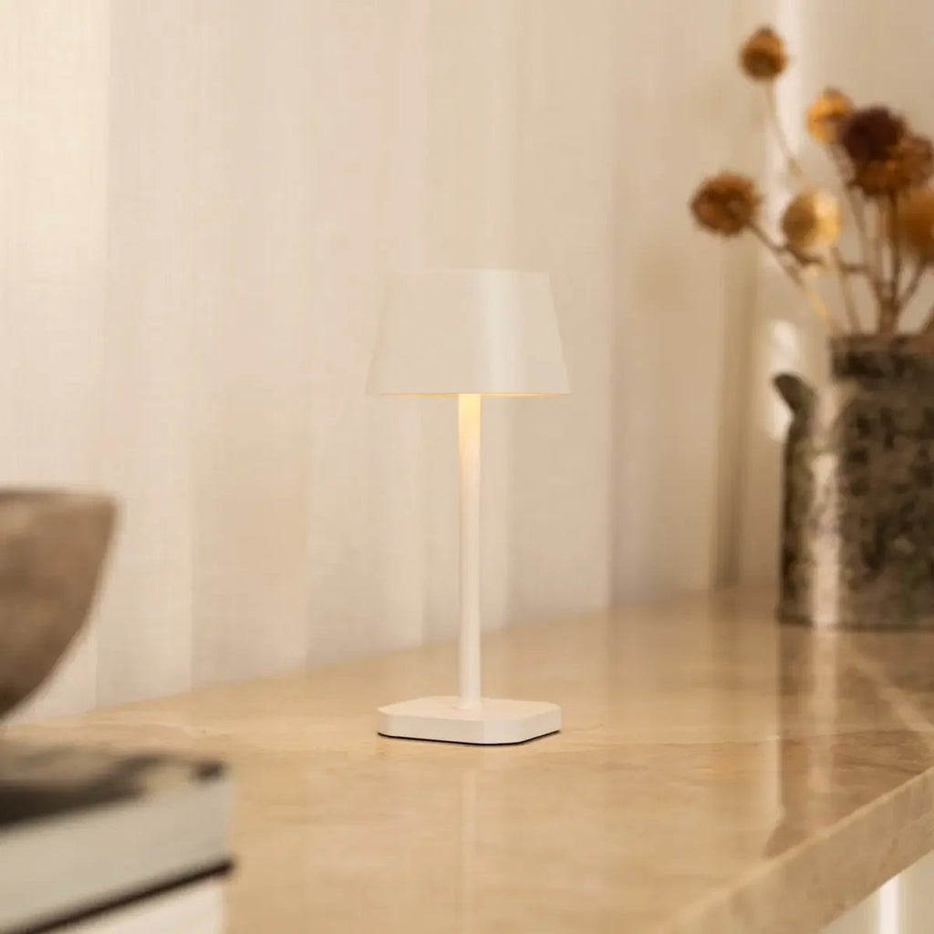 Ava Witte Oplaadbare Tafellamp | Stijlvolle, draadloze en dimbare verlichting
