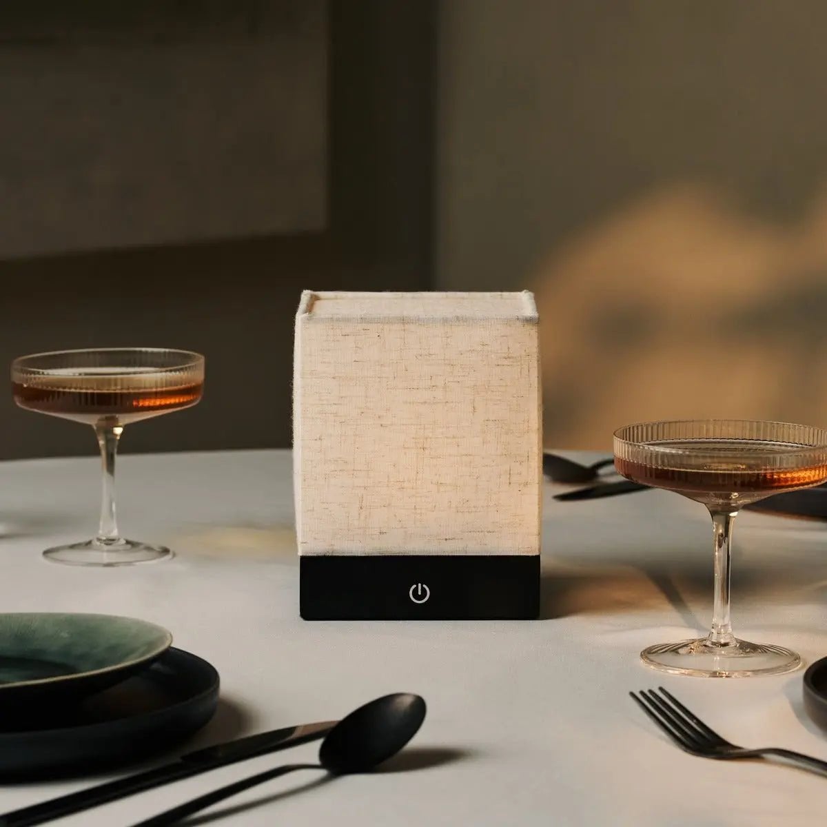 Zano Zwarte Draadloze Lamp met Batterij | Linnenmix, LED en drie lichtmodi