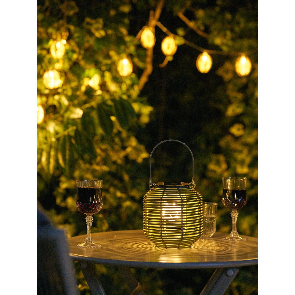 Crewe Lantern, oplaadbaar met geïntegreerd zonnepaneel, groen