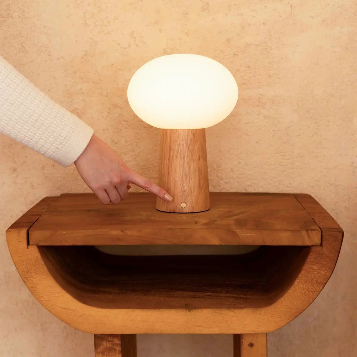 Max Lichtbruine Houten Snoerloze Tafellamp | Oplaadbaar, glas en duurzaam ontwerp