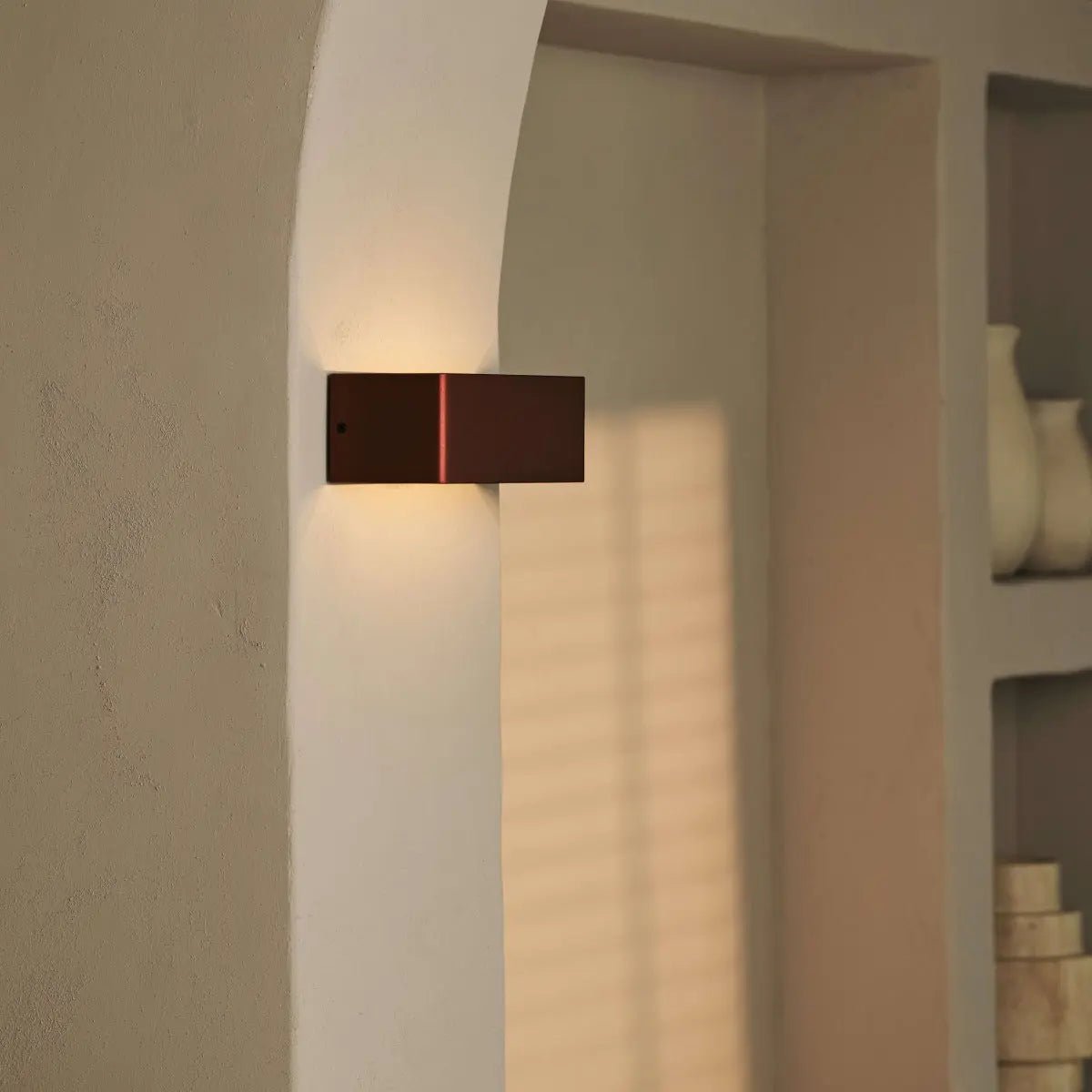 Tessa Bronzen Oplaadbare Wandlamp | Bewegingssensor, 20 lichtmodi en afstandsbediening