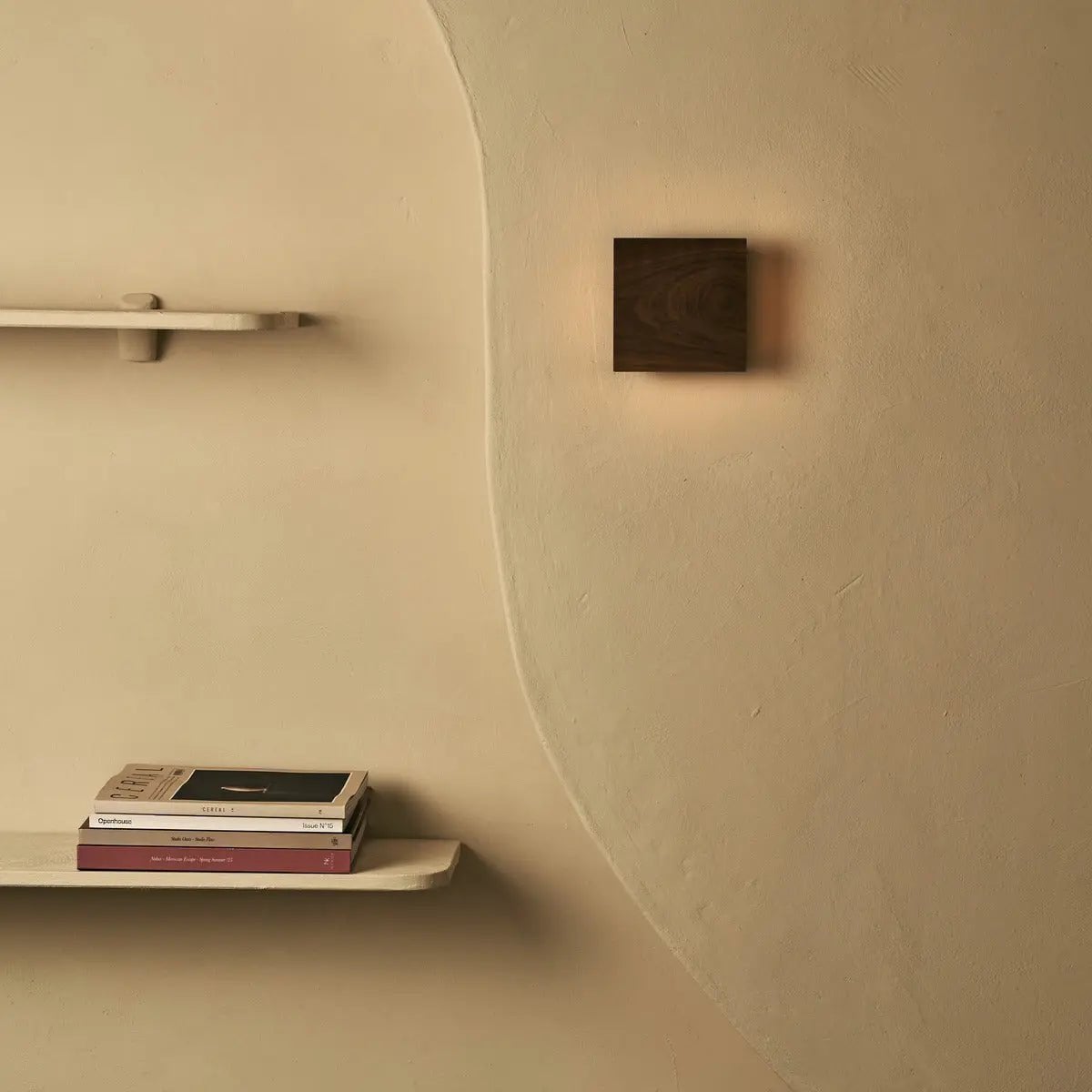 Lane Walnoot Snoerloze Wandlamp | Oplaadbaar en dimbaar ontwerp
