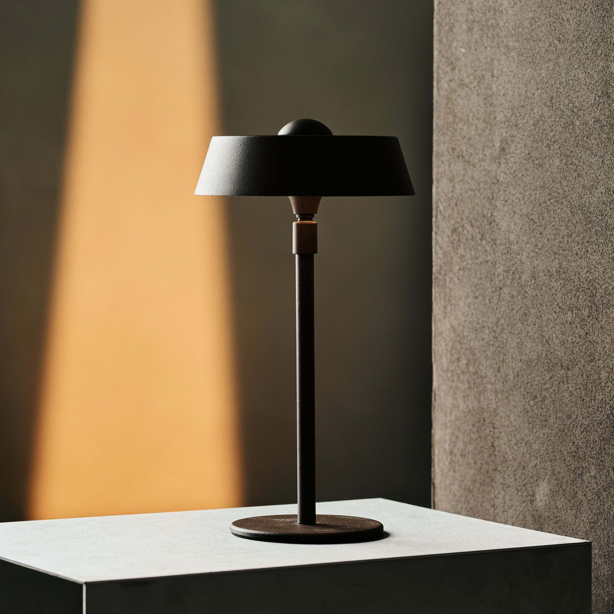 Luca Mokka Bruin USB Oplaadbare Lamp | Minimalistisch, speels & dimbaar