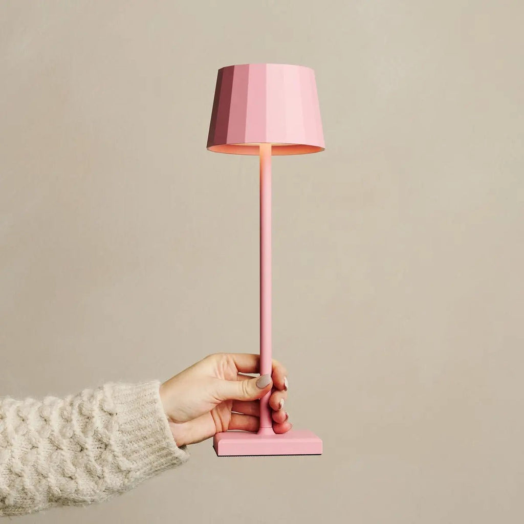 Wouter Flamingo Roze Oplaadbare Tafellamp | Draadloos opladen en batterijduur van 120 uur