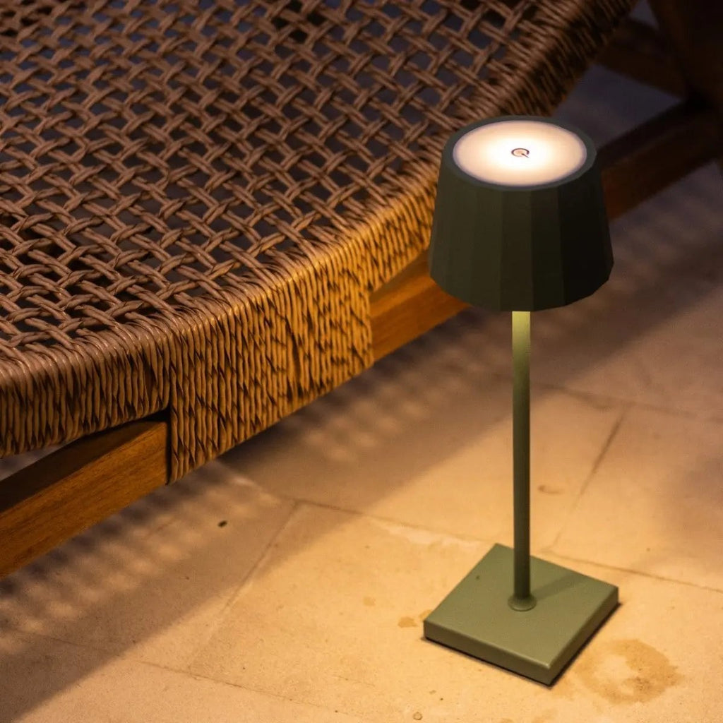 William Sage Groene Oplaadbare Tafellamp | USB-C, dimbaar, batterijduur van 120 uur