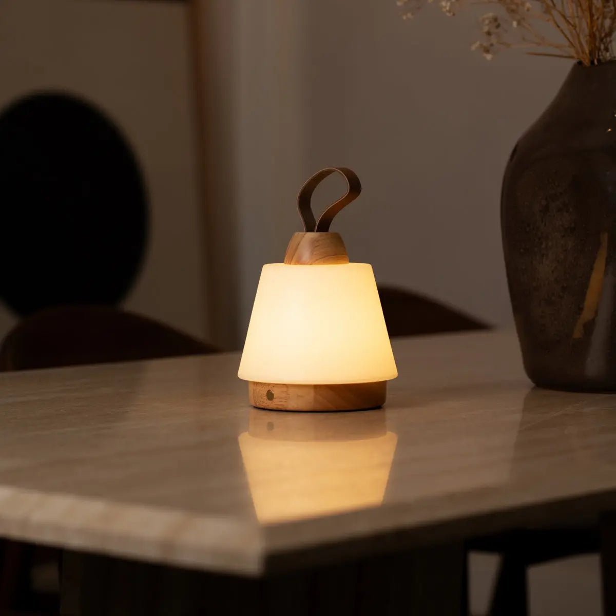 Liv Lichtbruin Oplaadbare Lamp | Leren band, dimbaar en 3 lichtmodi