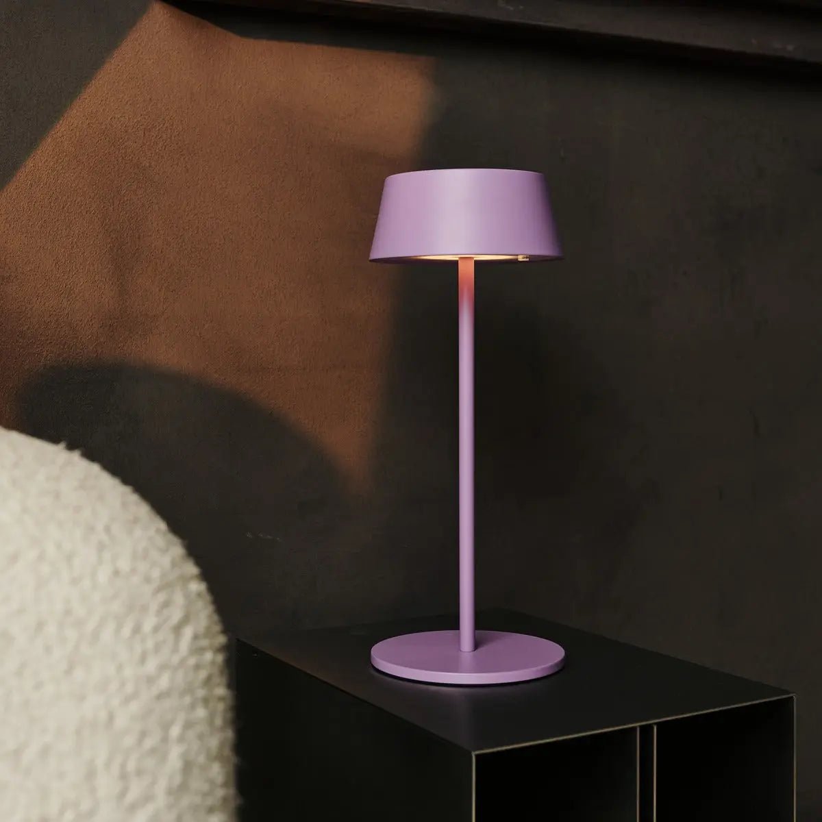 Hugo Violet Lila Oplaadbare Tafellamp | Stijlvolle, dimbare lamp en draadloos