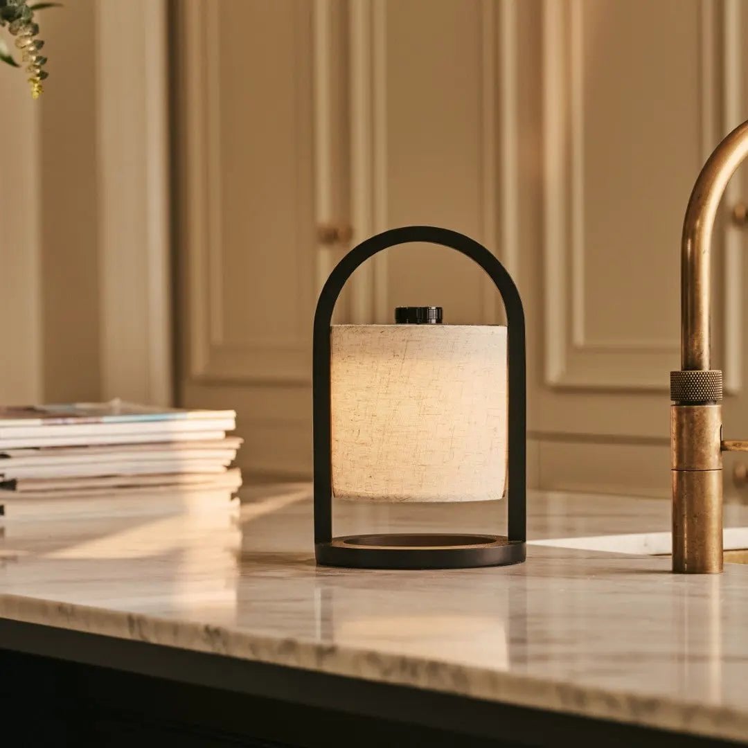 Rivier Zwarte Houten Oplaadbare Lamp | Linnenmix, veelzijdig en tot 100 uur batterijduur