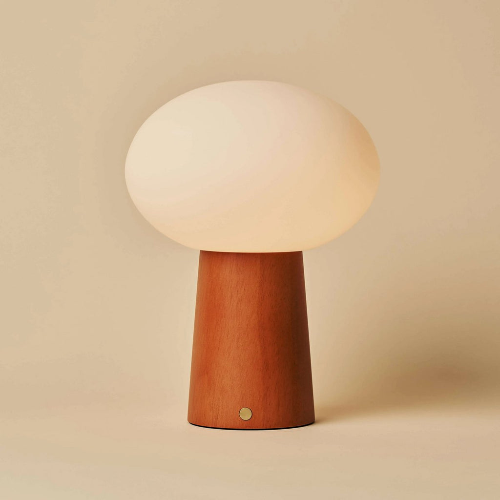 Max Kastanjebruine Houten Snoerloze Tafellamp | Oplaadbaar, glas, duurzaam ontwerp