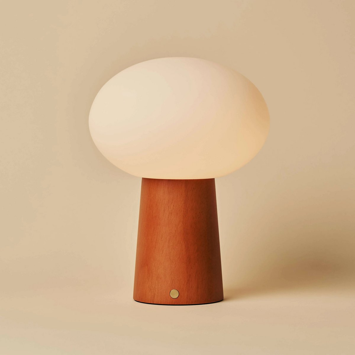 Max Kastanjebruine Houten Snoerloze Tafellamp | Oplaadbaar, glas, duurzaam ontwerp